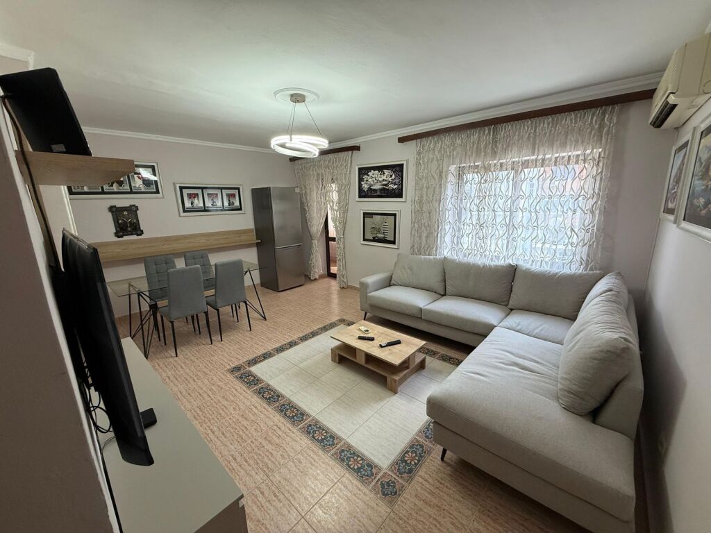2+1 Apartment for Rent, Xhamia e Tabakeve - Image 3