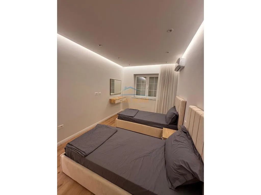 Disponojme apartament 2+1 me Qera, Rruga Sulejman Pasha Tirane - Foto 2
