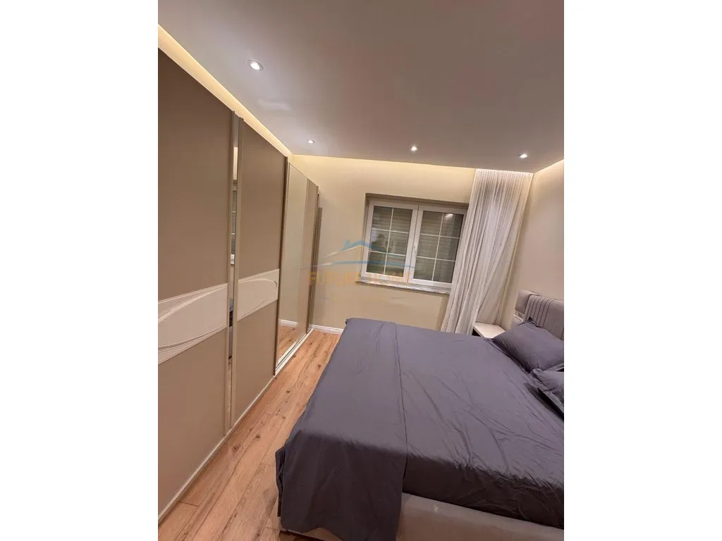 Disponojme apartament 2+1 me Qera, Rruga Sulejman Pasha Tirane - Foto 3