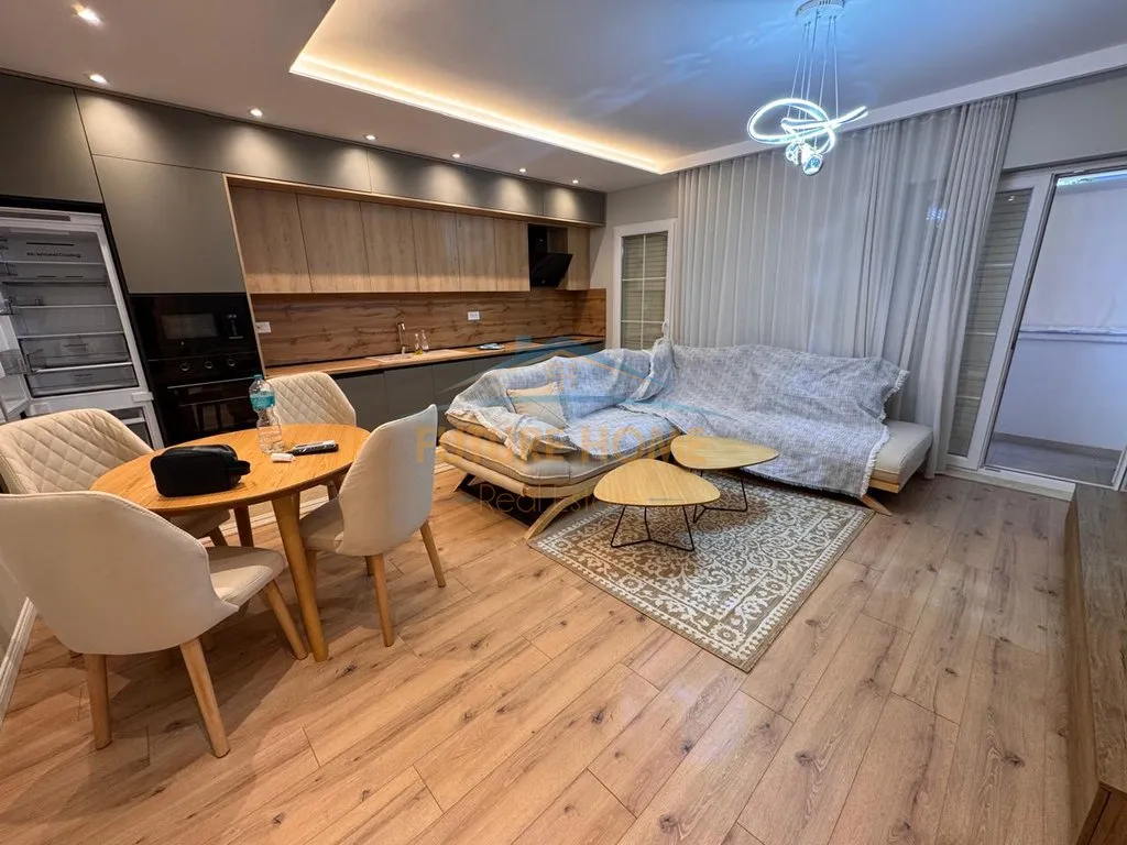 Disponojme apartament 2+1 me Qera, Rruga Sulejman Pasha Tirane - Foto 10
