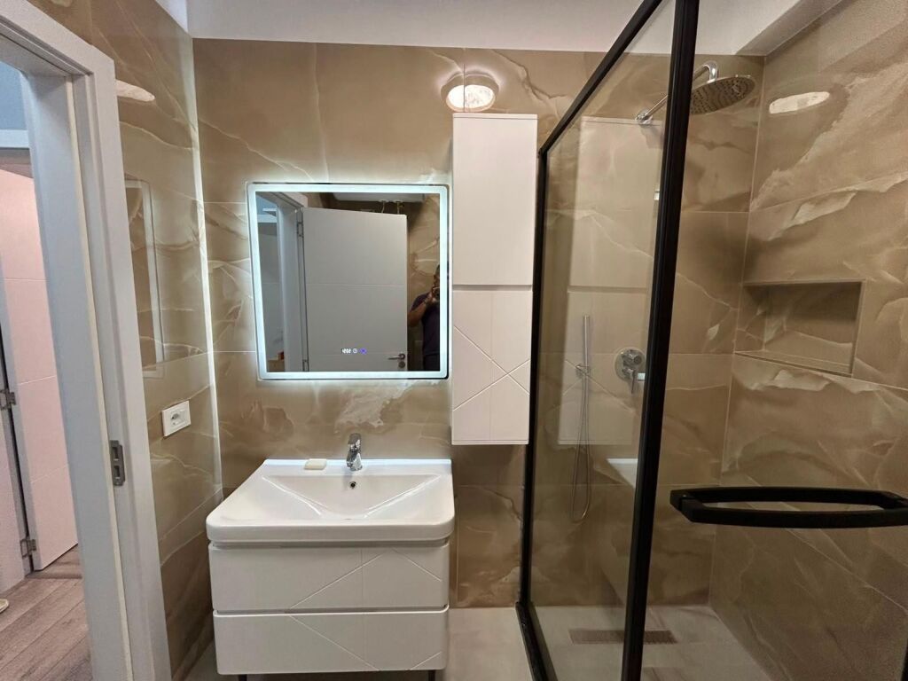 2+1 Apartment for Rent, Rruga Reshit Petrela - Image 4