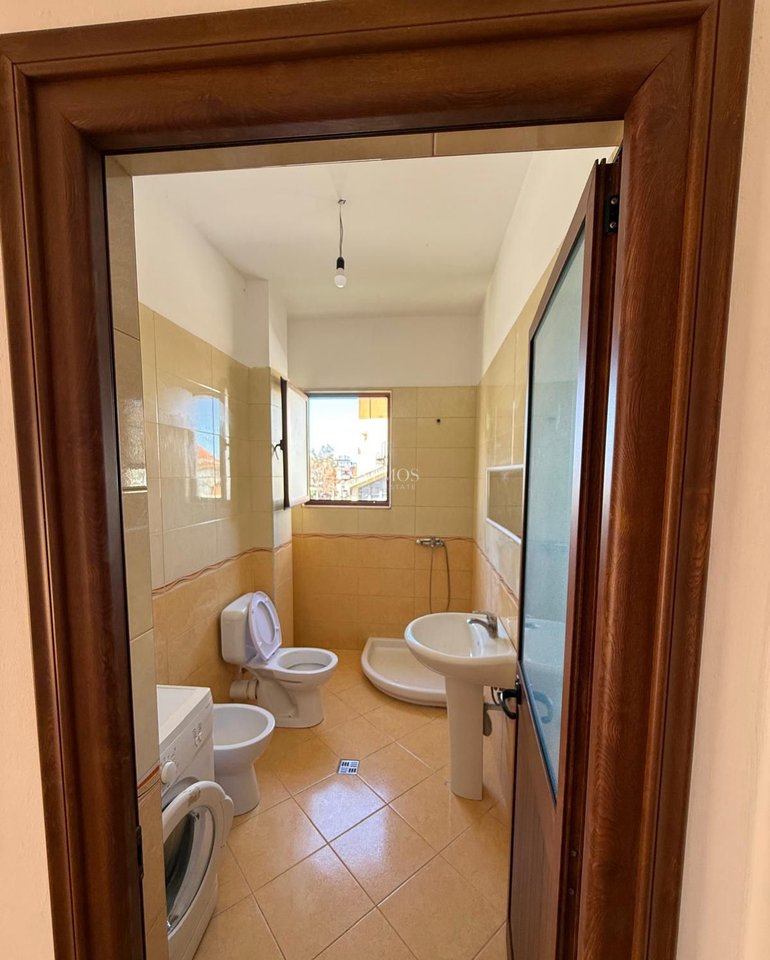 1+1 Apartment for Rent in 21 Dhjetori, Tirana - €450 | 50 m² - Image 3