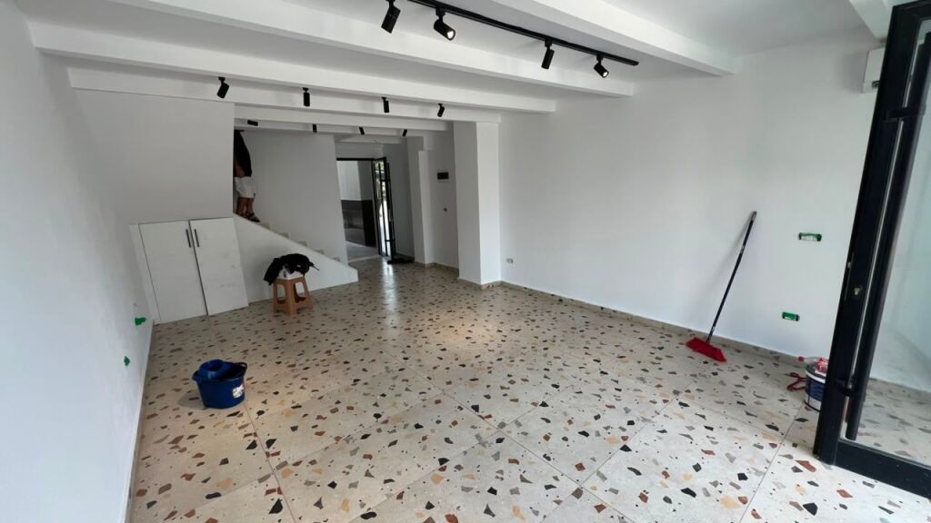 SHOP - BUSINESS SPACE FOR RENT IN ASTIR - Image 2