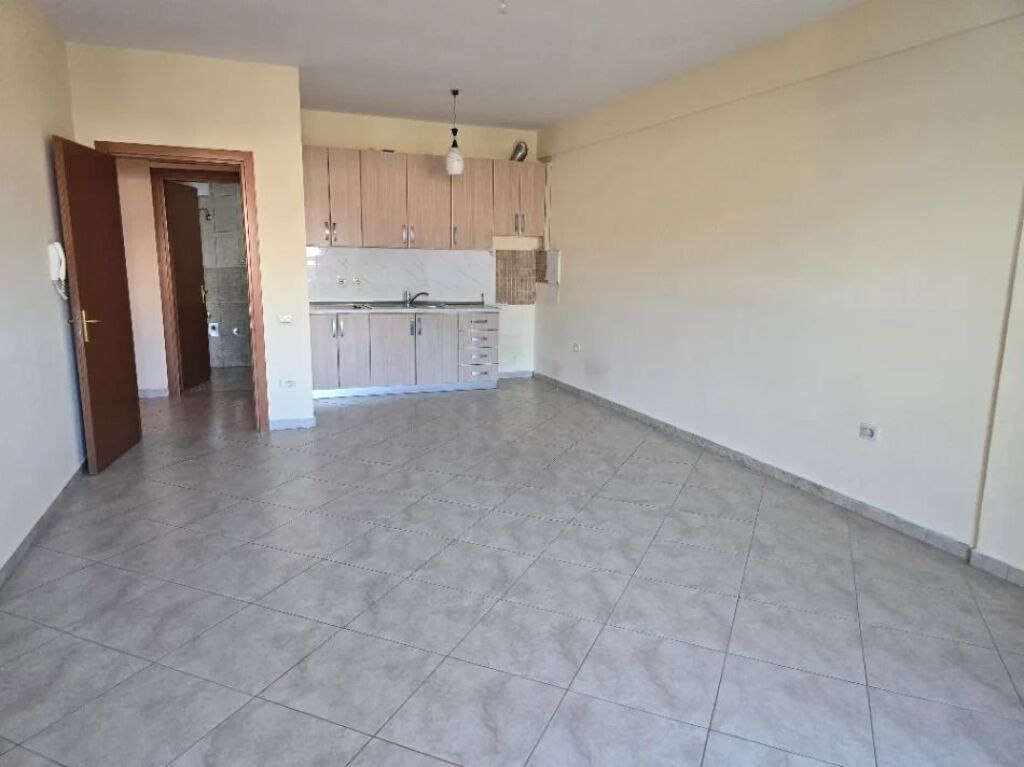 2+1 Apartment for Rent, Rruga Bardhyl - Image 2