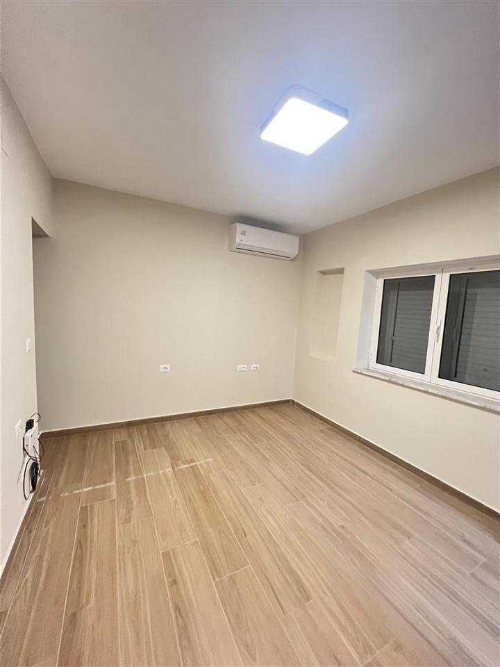 Office space / clinic for rent at Sheshi Wilson - Image 2