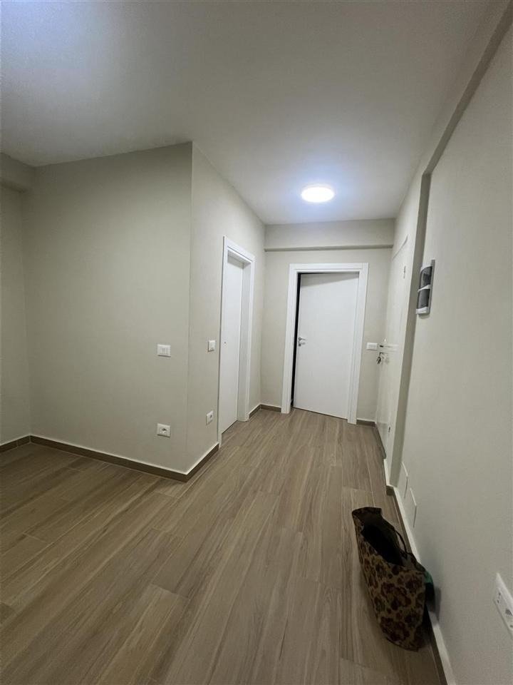 Office space / clinic for rent at Sheshi Wilson - Image 4