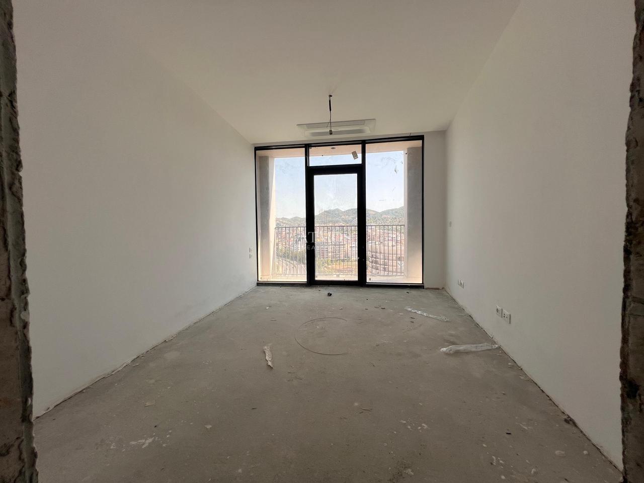 2+1+2 Apartment for Sale + Parking Spot – Lake View, Liqeni Artificial - Image 6
