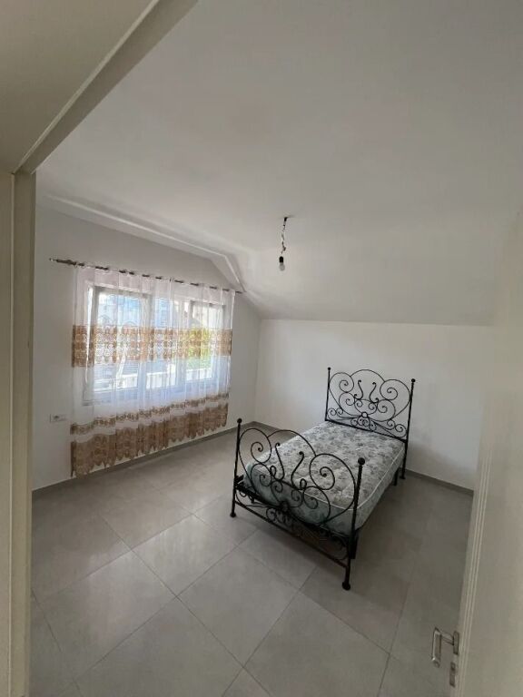 2+1 Private House for Rent on Rruga Misto Mame - Image 4