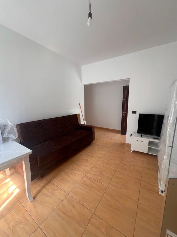 1+1 Apartment for Rent, Komuna e Parisit - Image 3