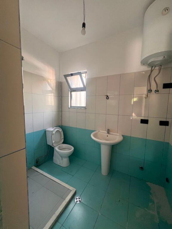 1+1 Apartment for Rent, Komuna e Parisit - Image 4