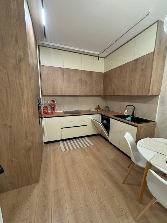 2-bedroom Apartment for rent – Sheshi Skenderbej (Qender) - Image 2