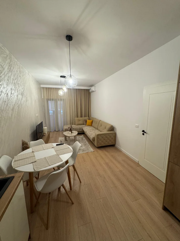 2-bedroom Apartment for rent – Sheshi Skenderbej (Qender) - Image 8