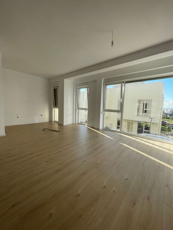 4-bedroom Villa for sale – Farkë - Image 2