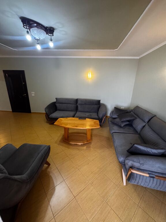 1-bedroom Apartment for rent – Rruga Kongresi Manastirit - Image 2