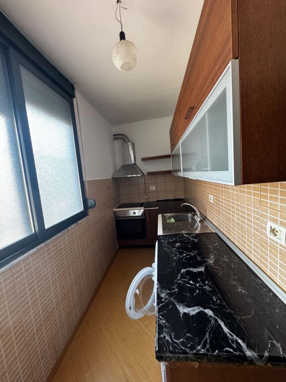 1-bedroom Apartment for rent – Rruga Kongresi Manastirit - Image 3