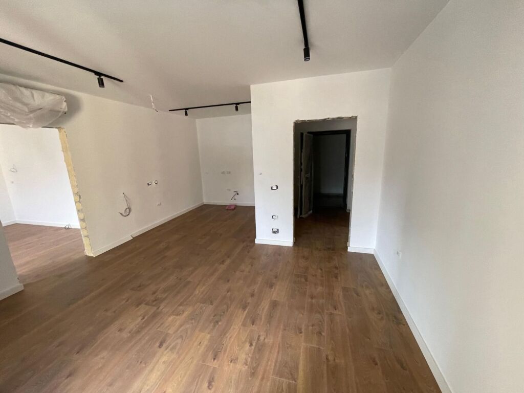 1+1 Apartment for Rent on Rruga e Elbasanit - Image 2