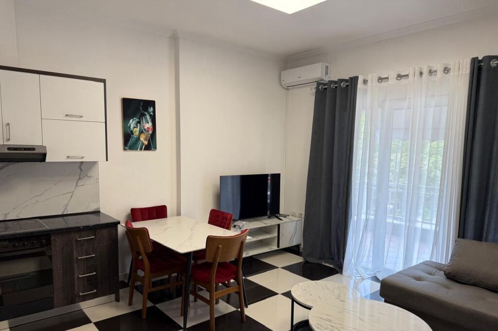 1+1 Apartment for Rent – Rruga Xhanfize Keko - Image 3