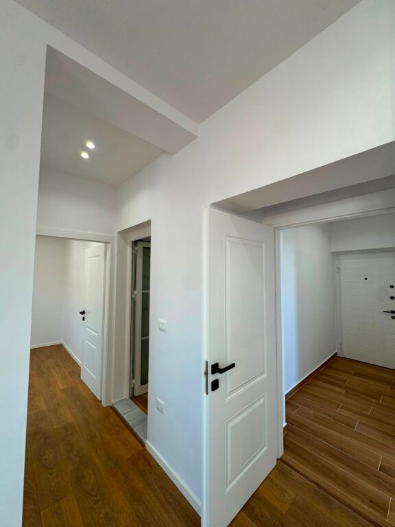 2+1 Apartment for Sale on Rruga Bardhyl - Image 2