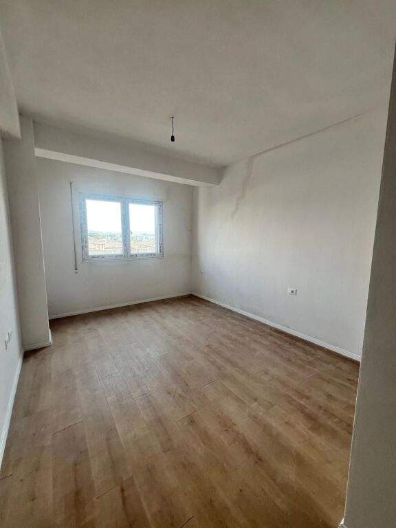2+1+2 Apartment for Sale in Kamez - Bargain Price - Image 4
