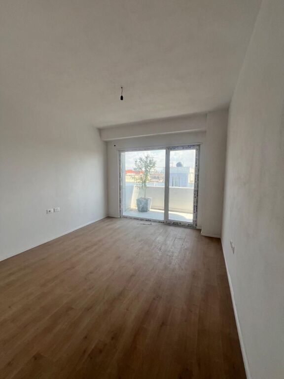2+1+2 Apartment for Sale in Kamez - Bargain Price - Image 6