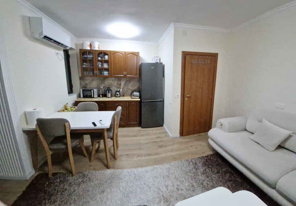 1+1 Apartment for Rent – Bulevardi Bajram Curri - Image 11